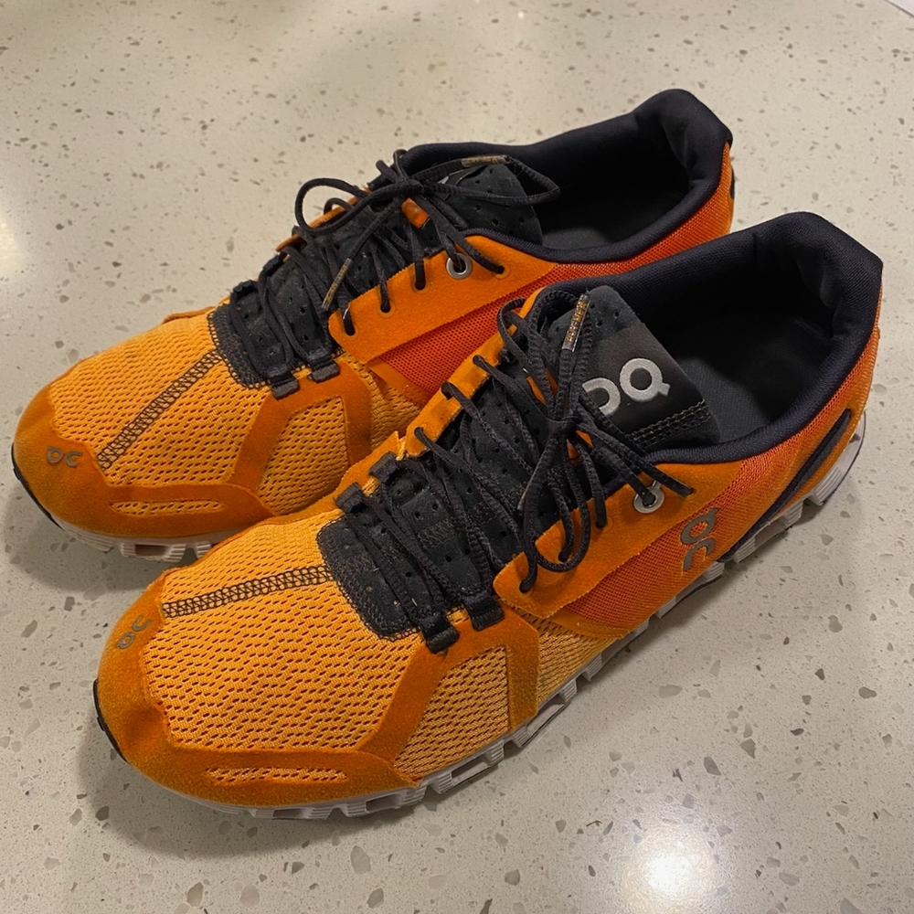 Running On Cloud Men's shoes size 10.5
